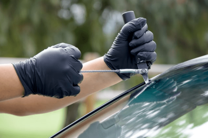 understanding the Westside auto glass repair process step-by-step 